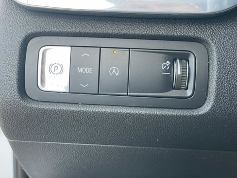 Used 2026 GMC Acadia Elevation image 17