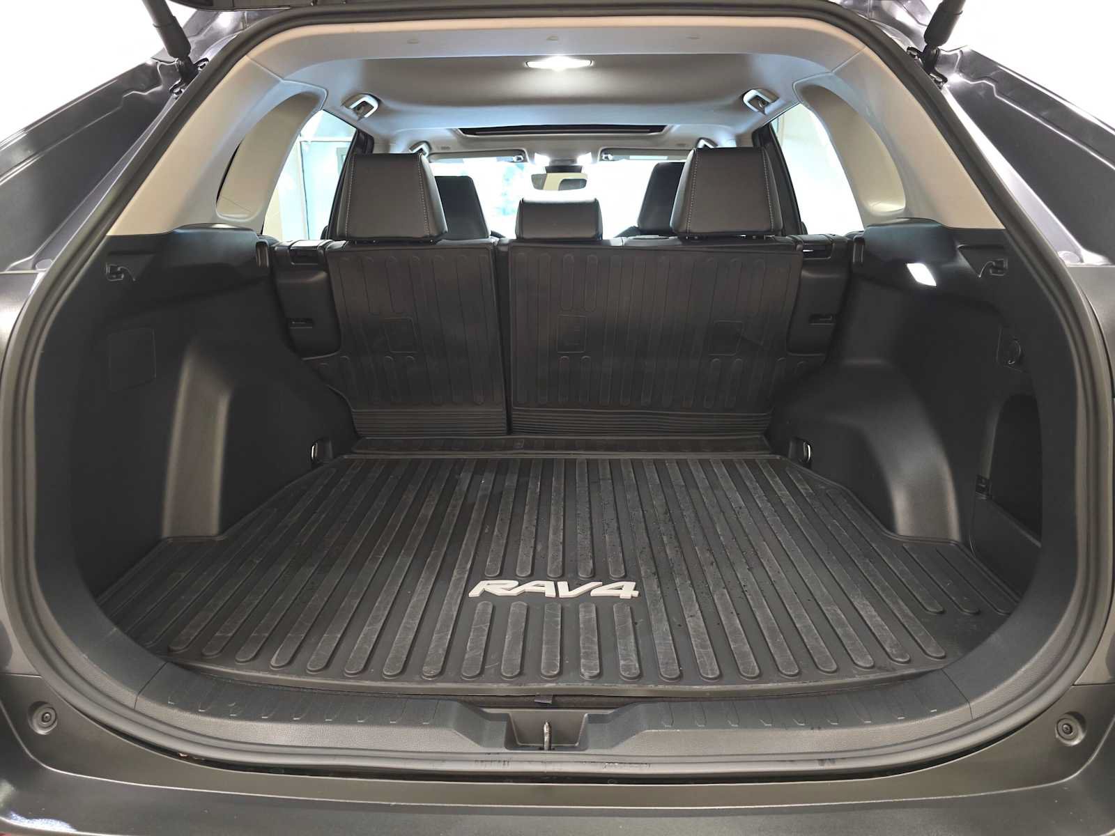 Certified 2025 Toyota RAV4 XLE Premium AWD/4WD image 31