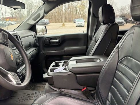 Used 2021 Chevrolet Silverado 1500 Custom w/ LPO, Dark Essentials Package image 5