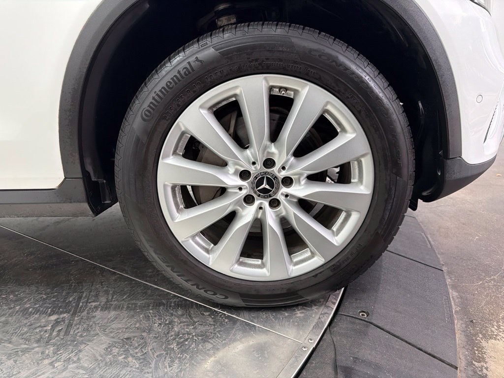 Used 2020 Mercedes-Benz GLC 300 4MATIC image 9