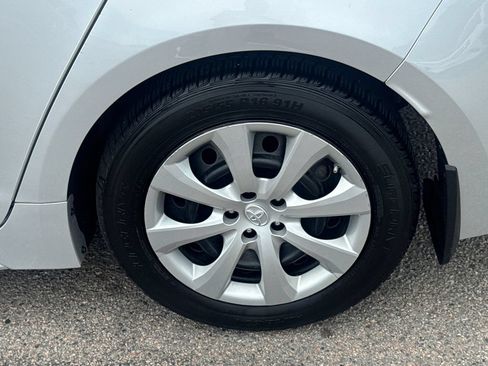Used 2020 Toyota Corolla LE FWD image 40