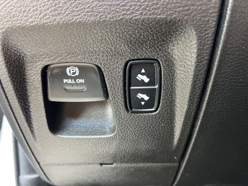 Used 2019 RAM 1500 Laramie image 26