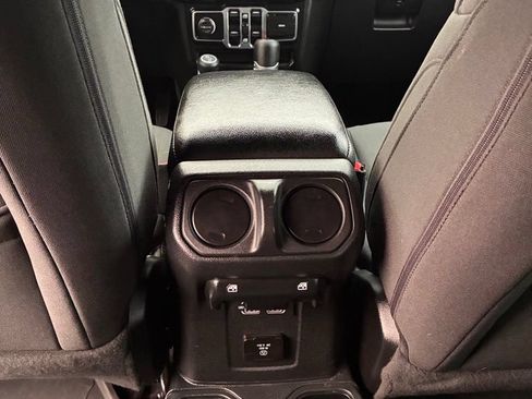 Used 2022 Jeep Wrangler Unlimited Sport w/ Sun And Sound Package AWD/4WD image 18