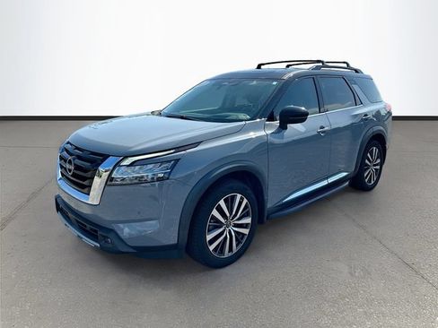 Used 2022 Nissan Pathfinder Platinum w/ Lighting Package (N93) FWD image 3