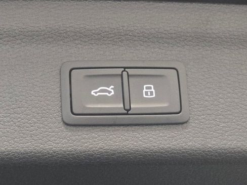 Used 2025 Audi Q3 2.0T Premium w/ Convenience Package image 22