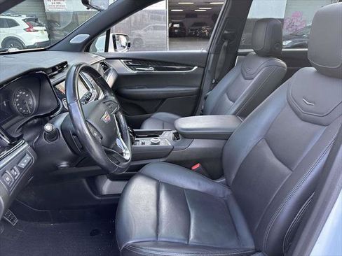 Used 2023 Cadillac XT6 Premium Luxury w/ Technology Package AWD/4WD image 15