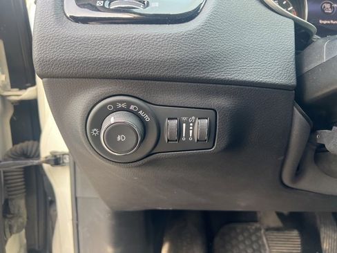 Used 2019 Jeep Compass Limited image 16