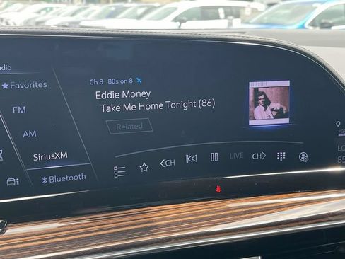 Used 2024 Cadillac Escalade ESV Premium Luxury AWD/4WD image 33