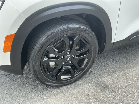 Used 2024 Kia Seltos X-Line AWD/4WD image 9