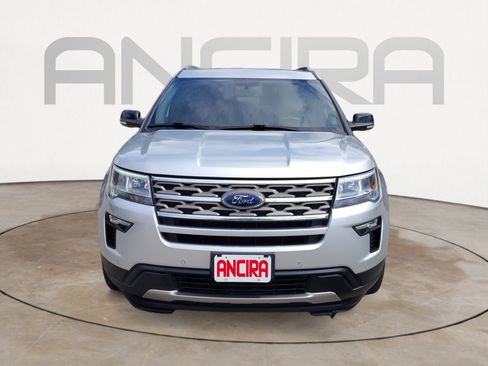 Used 2018 Ford Explorer XLT w/ Equipment Group 202A image 5