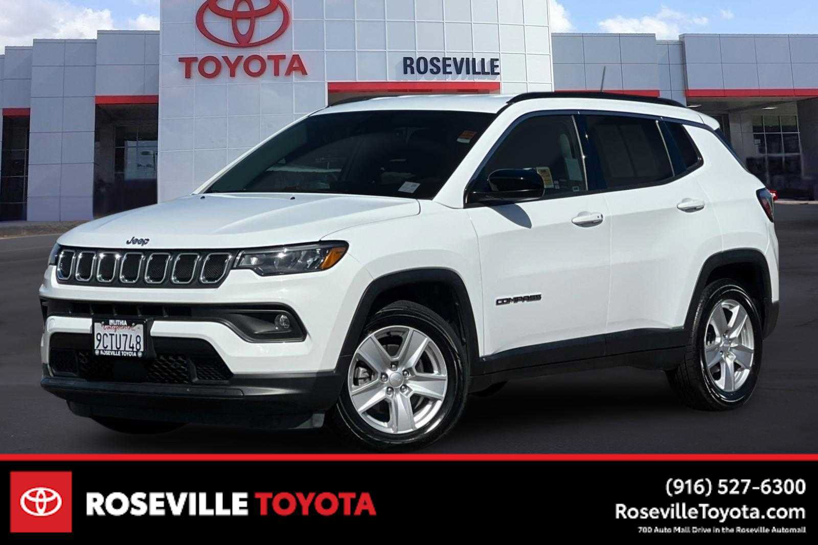 Used 2022 Jeep Compass Latitude FWD image 1