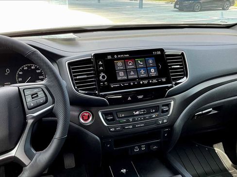 Used 2025 Honda Ridgeline TrailSport image 6