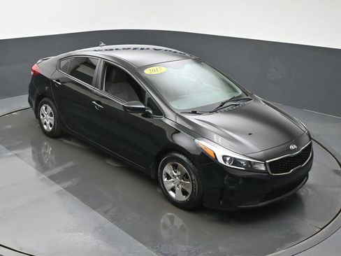 Used 2017 Kia Forte LX FWD image 3