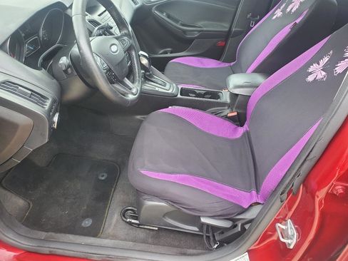 Used 2016 Ford Focus SE w/ SE Sport Package FWD image 14