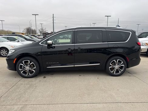 New 2026 Chrysler Pacifica Pinnacle image 26