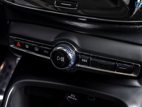 Used 2024 Volvo XC40 B5 Ultimate w/ Protection Package Premier image 28