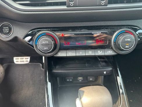 Used 2023 Kia Forte GT-Line w/ GT-Line Premium Package FWD image 14