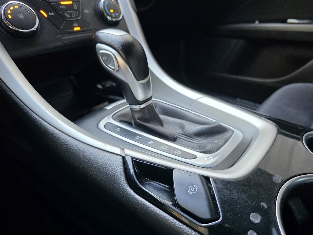 Used 2013 Ford Fusion SE FWD image 15