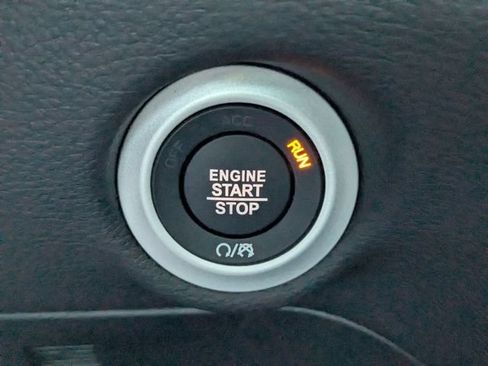 New 2026 Chrysler Pacifica Select AWD/4WD image 26