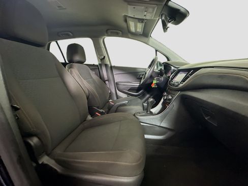 Used 2021 Chevrolet Trax LS w/ Tint and Cruise Package FWD image 28