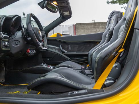 Used 2013 Ferrari 458 Spider RWD image 64