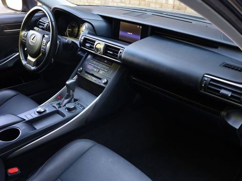 Used 2019 Lexus IS 300 image 29