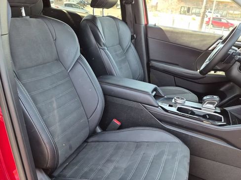 Used 2025 Mitsubishi Outlander SE AWD/4WD image 32