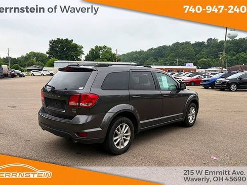 Used 2017 Dodge Journey SXT w/ Comfort/Convenience Group FWD image 18