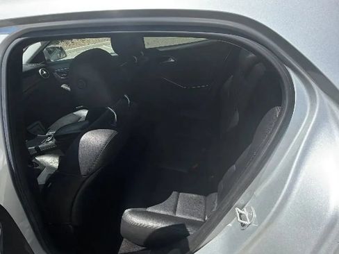 Used 2015 Mercedes-Benz GLA 250 4MATIC image 3