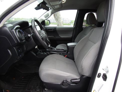 Used 2021 Toyota Tacoma SR RWD image 11