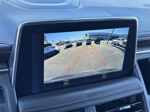 Used 2023 Chevrolet Suburban RST RWD image 18