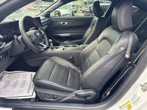 Used 2024 Ford Mustang Premium image 9