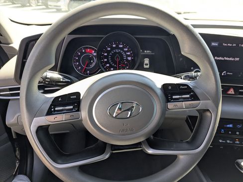 Certified 2023 Hyundai Elantra SEL image 18