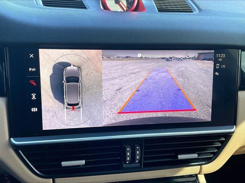 Used 2023 Porsche Cayenne image 25