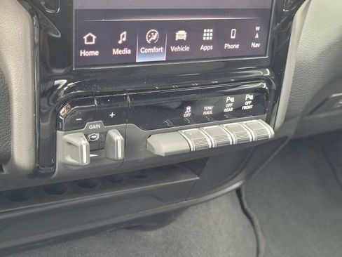 Certified 2026 RAM 2500 Big Horn AWD/4WD image 12