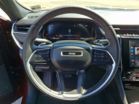 Used 2024 Jeep Grand Cherokee L Altitude AWD/4WD image 26