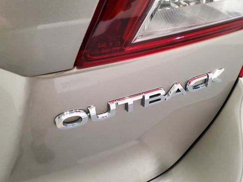 Used 2018 Subaru Outback 2.5i Limited AWD/4WD image 37