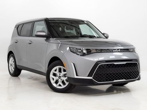 Certified 2025 Kia Soul LX w/ LX Technology Package FWD image 6