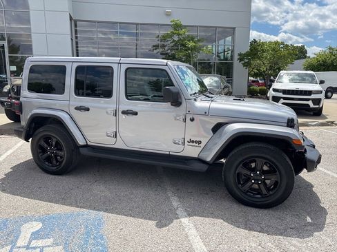 Used 2020 Jeep Wrangler Unlimited Sahara AWD/4WD image 31