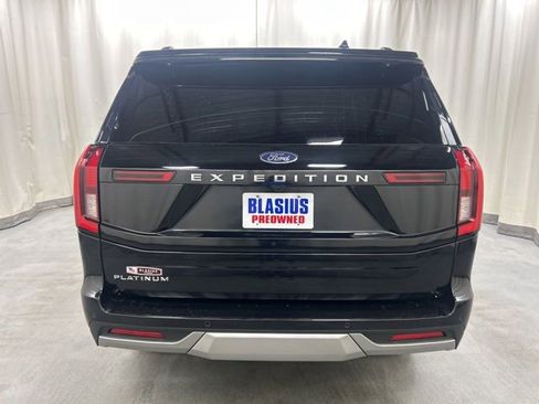 Used 2025 Ford Expedition Platinum AWD/4WD image 4
