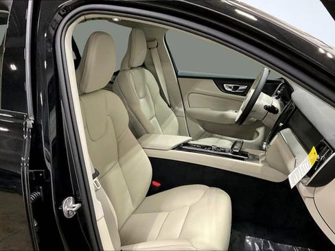 New 2026 Volvo V60 B5 Cross Country Plus w/ Protection Package Premier AWD/4WD image 12