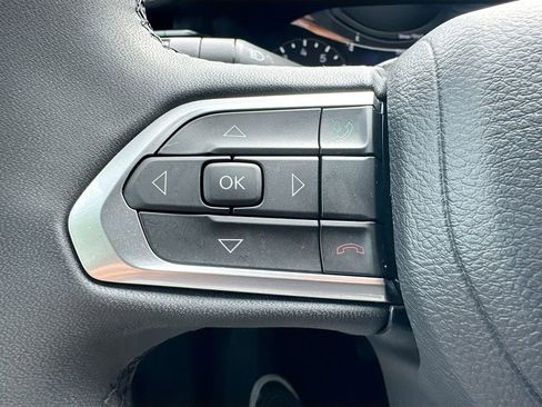 Used 2024 Jeep Compass Latitude AWD/4WD image 10