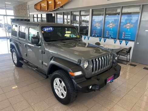 Used 2019 Jeep Wrangler Unlimited Sport S AWD/4WD image 2
