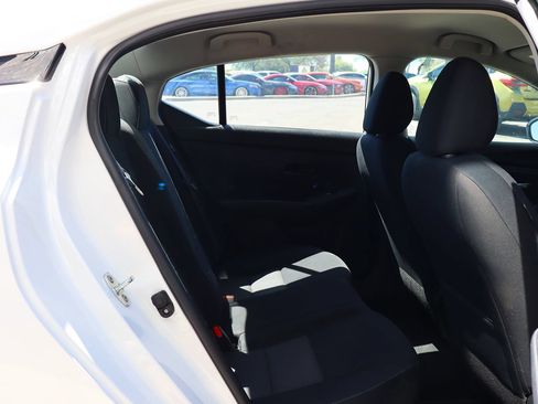 Used 2024 Nissan Sentra SV FWD image 27