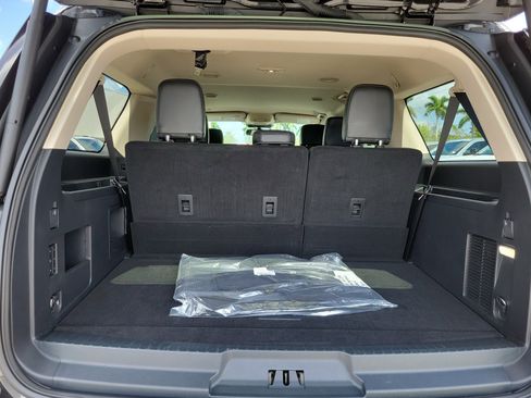 Used 2024 Ford Expedition Max XLT RWD image 11