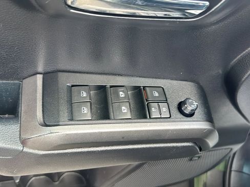 Used 2021 Toyota Tacoma TRD Off-Road w/ TRD Premium Off Road Package AWD/4WD image 7