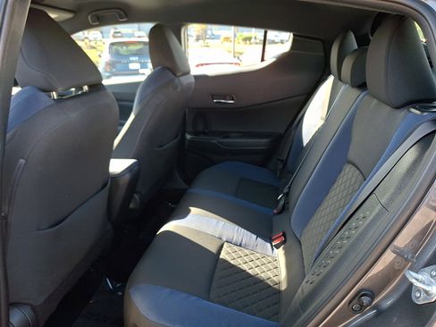 Used 2021 Toyota C-HR XLE image 11