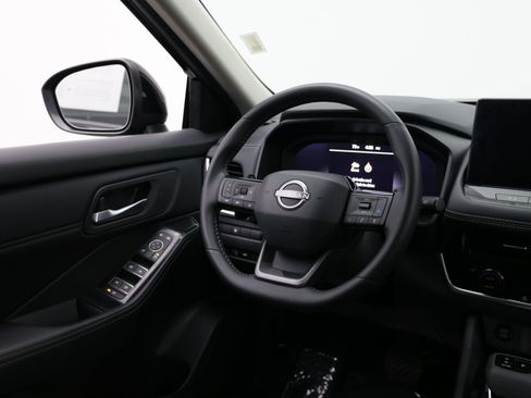 Used 2026 Nissan Rogue SL FWD image 31