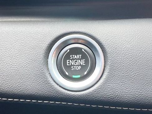 Used 2022 Cadillac Escalade ESV Premium Luxury AWD/4WD image 17