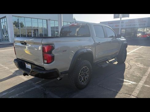 Used 2024 Chevrolet Colorado ZR2 w/ Technology Package AWD/4WD image 3